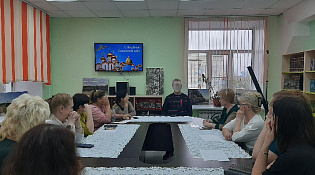 Члены клуба «Добрые встречи» встретились с участником СВО, старшим помощником прокурора Шарьинской межрайонной прокуратуры Татьяной Шабалиной и матушкой Евгенией